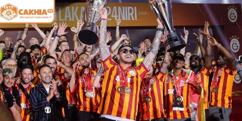 Một trận đấu lịch sử giữa Galatasaray và Fenerbahçe